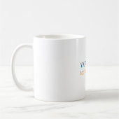 Fügen Sie Ihr eigenes Textslogan Minimalistisch Mo Kaffeetasse (Links)