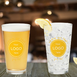 Fügen Sie Ihr Firmenlogo Bar gelb hinzu Glas
