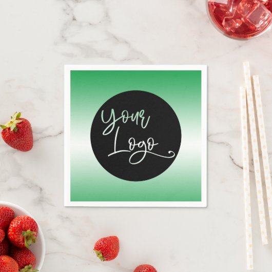 Fügen Sie Ihr individuelles Logo hinzu. Hellgrün u Serviette (Beispiel)