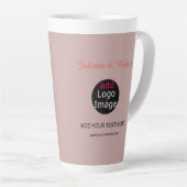Fügen Sie Ihr Logo Hochzeit Dusty Rose Hue Art Milchtasse (Rechte Ecke)