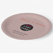 Fügen Sie Ihr Logo Hochzeit Dusty Rose Hue Art Pappteller (Schrägansicht)