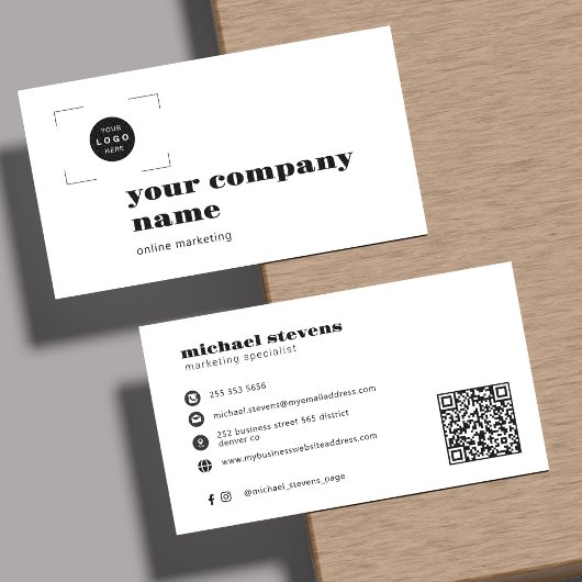Fügen Sie Ihr Logo moderner professioneller QR-Cod Visitenkarte
