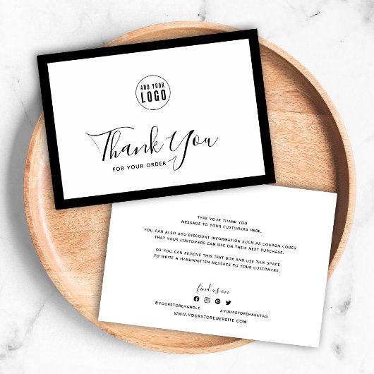 Fügen Sie Ihr Logo und die bearbeitbare Grenzfarbe