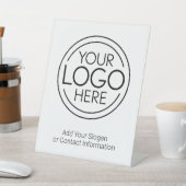 Fügen Sie Ihr Logo-Unternehmen Minimalistisch hinz Sockelschild (In SItu)