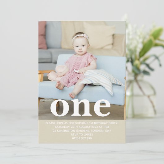 Fügen Sie Ihre eigene Foto One First Birthday Part Einladung (Stehend Vorderseite)
