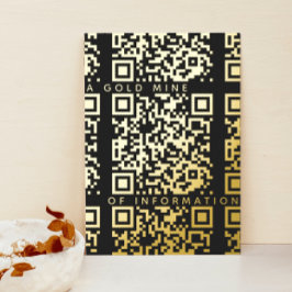 Fügen Sie Ihre QR Code Black & Gold Funny Discount Folien Feiertagskarte