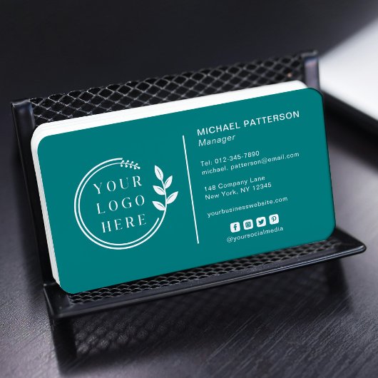 Fügen Sie Ihren Logo Social Media QR Code Corporat Visitenkarte