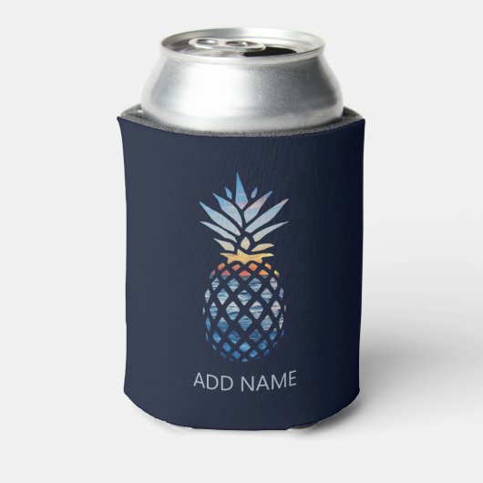 Fügen Sie Ihren Namen Sunset Beach Ananas mit Ocea Dosenkühler (Kanne Rückseite)