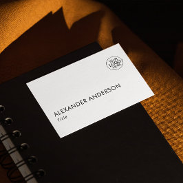 Fügen Sie Ihren Schwarz-weißen QR-Code für die Log Visitenkarte