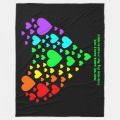 Fügen Sie Ihren Text, Regenbogenherz auf schwarz h Fleecedecke (Vorderseite)