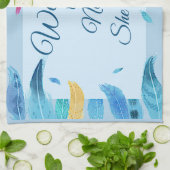 Fügen Sie Name Edit Text Sie Shed Boho Blue Feathe Geschirrtuch (Gefaltet)