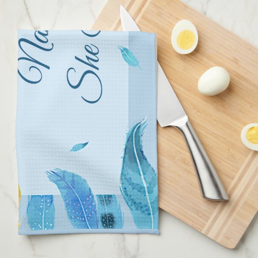 Fügen Sie Name Edit Text Sie Shed Boho Blue Feathe Geschirrtuch (Viertel Falte)