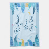 Fügen Sie Name Edit Text Sie Shed Boho Blue Feathe Geschirrtuch (Vertikal)