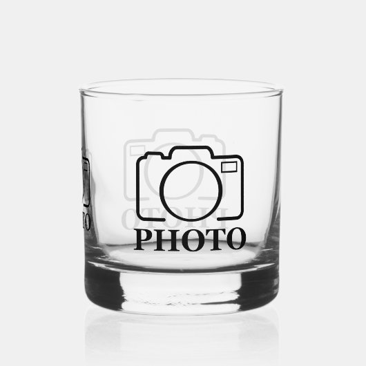 Fügen Sie Personalisiertes Foto Hochzeit Modernes Whiskyglas (Rückseite)