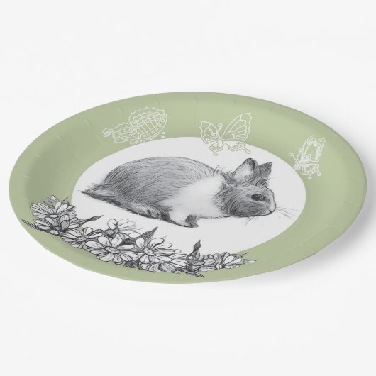 Fühl das Kaninchen. Bleistift zeichnend. Pappteller (Schrägansicht)