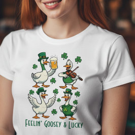Fühl dich gänsehautig und glücklich, lustiger St.  Tri-Blend Shirt