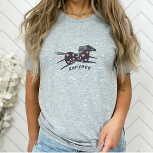 Führen Sie das kostenlose inspirierende Top, das C T-Shirt