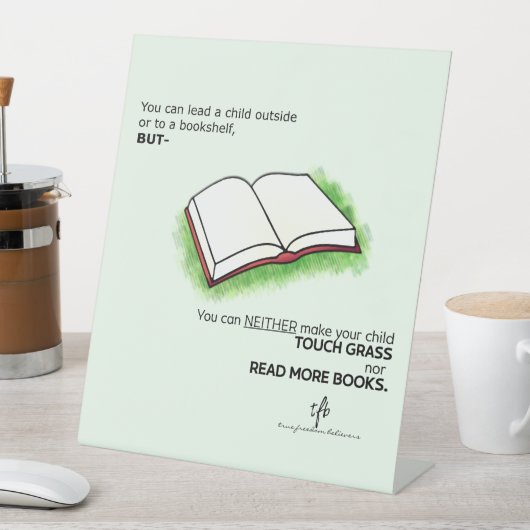 Führen Sie ein Kind im Freien oder in eine virtuel Sockelschild (In Situ)