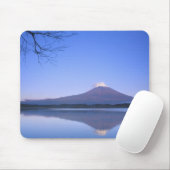 Fuji aus dem Motosu-See, Yamanashi, Japan Mousepad (Mit Mouse)