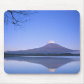 Fuji aus dem Motosu-See, Yamanashi, Japan Mousepad (Vorne)