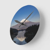 Fuji Lake Reflection Runde Wanduhr (Winkel)