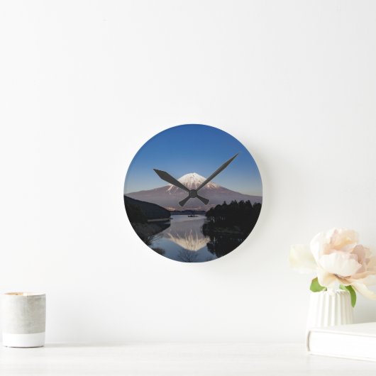 Fuji Lake Reflection Runde Wanduhr (Zuhause)