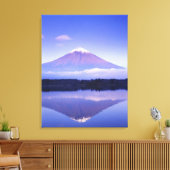 Fuji mit Lenticular Cloud, Motosu Lake Leinwanddruck (Insitu (Wohnzimmer))