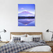 Fuji mit Lenticular Cloud, Motosu Lake Leinwanddruck (Insitu (Schlafzimmer))