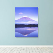 Fuji mit Lenticular Cloud, Motosu Lake Leinwanddruck (Insitu (Holzboden))
