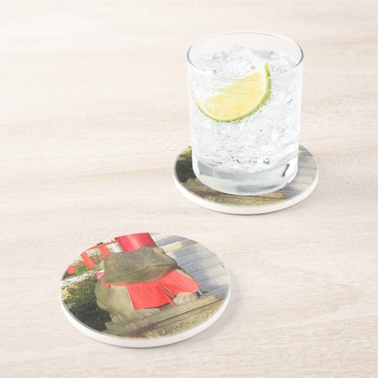 Fuku Kaeru 福 か え Fortune Frog mit Red Yodarekake Getränkeuntersetzer (Seite)