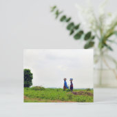 Fulani Woman im Grünen Postkarte (Stehend Vorderseite)