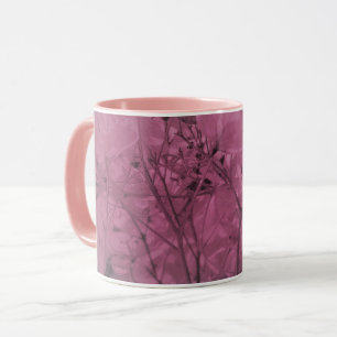 Fülle von hübschen Blütenblättern Rosa warme Graut Tasse