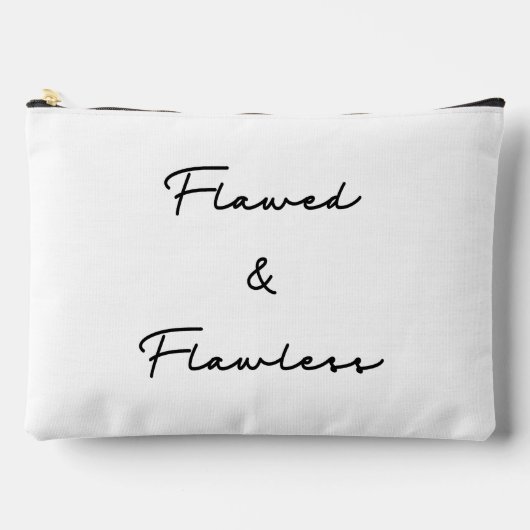 Füllhalter mit fehlerhafter und lückenloser Beipac Zubehörtasche (Vorderseite)