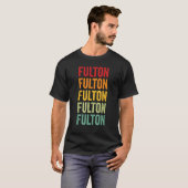 Fulton County Georgia Regenbogen-Text-Design T-Shirt (Vorne ganz)