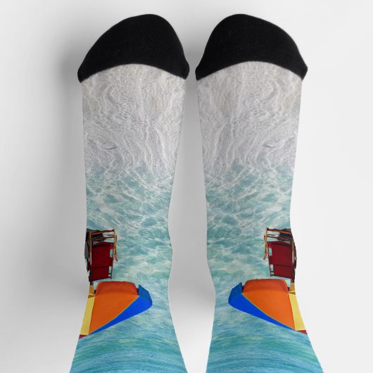 Fun Beachy Sandy Beach farbenfroher Regenschirm Socken (Oben)
