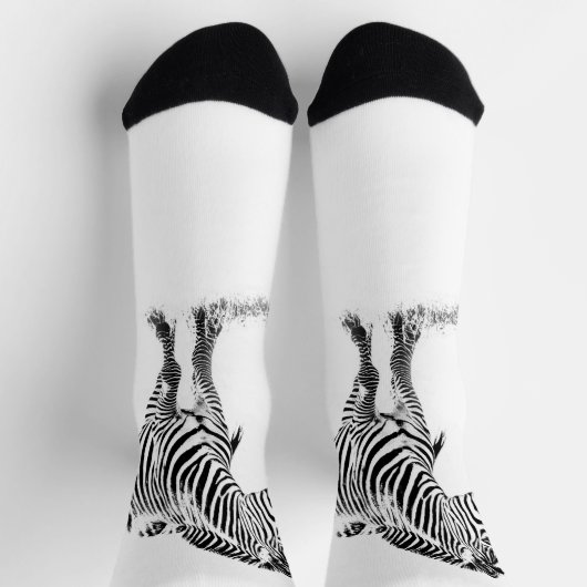Fun Black and White Zebra Modernes Minimalistisch Socken (Oben)