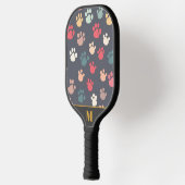 Fun Black Colorful Monogram Dog Paw Muster Pickleball Schläger (Links)