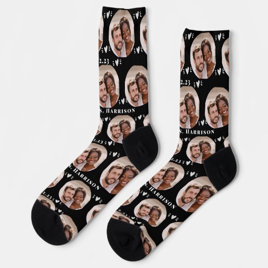 Fun Black Newlywed Couple Foto Pattern Socken (Linkes Detail)
