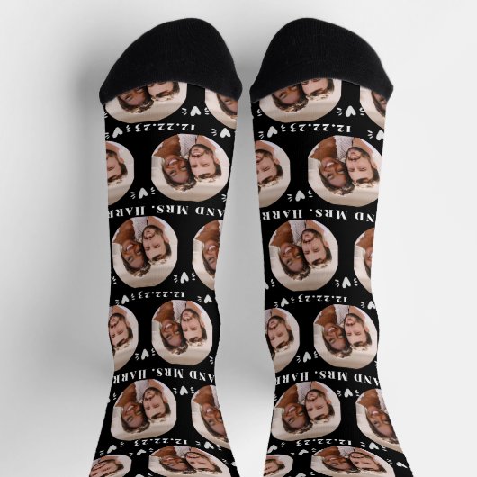 Fun Black Newlywed Couple Foto Pattern Socken (Oben)
