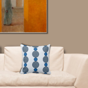 Fun Blue Round Beaded Strings Muster Kissen