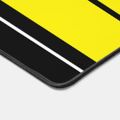 Fun Bold Hellgelbe Schwarz-weiße Rennstreifen Schreibtischunterlage (Ecke)