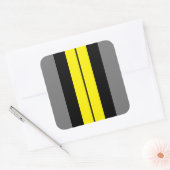Fun Bold Vivid Yellow Black Gray Racing Stripes Quadratischer Aufkleber (Umschlag)