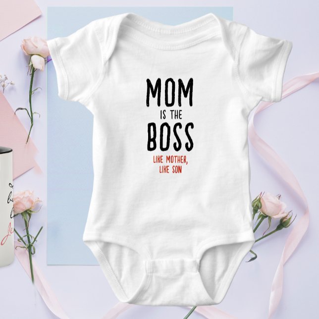 Fun Boss Mama Vater Sprichwort Moderner Schwarz-Ro Baby Strampler (Von Creator hochgeladen)