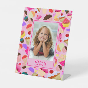 Fun Bright Pink Cupcake - Custom Foto Sockelschild