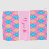 Fun Bright pink preppy Raute individuelle Name Lad Golfhandtuch (Horizontal)