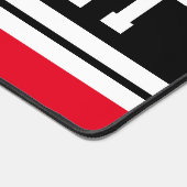 Fun Bright Red Schwarz-weiß Athletic Stripes Text Schreibtischunterlage (Ecke)