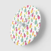Fun Bright Tropical Pineapple Runde Wanduhr (Winkel)