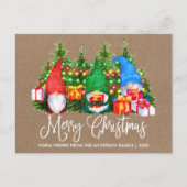 Fun Calligraphy Kraft Merry Christmas Gnomes Postkarte (Vorderseite)