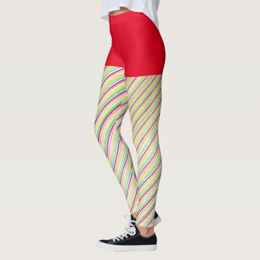 Fun Candy Cane Stripte Leggings mit rotem Oberteil (Links)