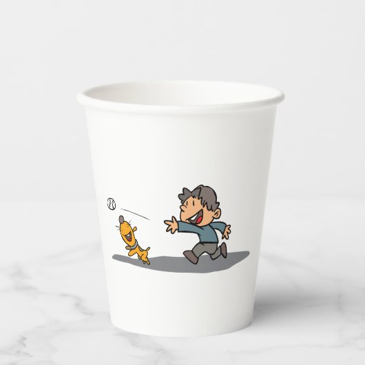 Fun Cartoon Boy and Dog Playing Fetch Pappbecher (Vorderseite)